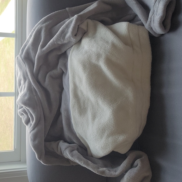 Sweater - Picture 4 of 4